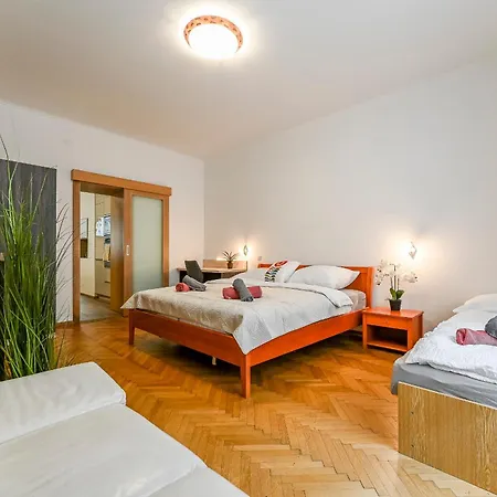Vodna 6 Center 2 Samostatne Spalne Kosice